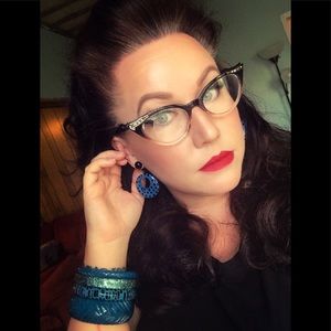 Meet your Posher, Angela